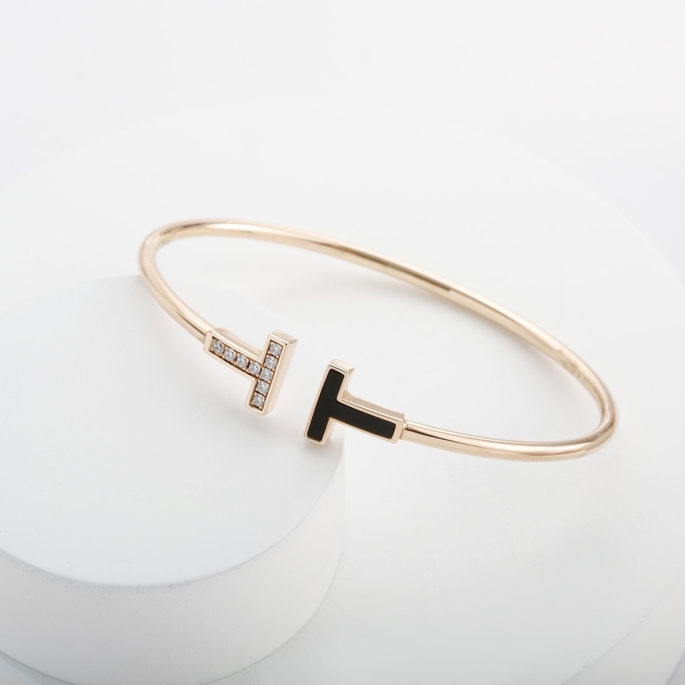 Tiffany & Co. Double T semi-diamond-encrusted black mother-of-pearl bracelet